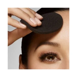 Beautyblender Blotterazzi™ Pro -Cerave Shop Beautyblender Blotterazzi Pro Model Background 1500x1500 1